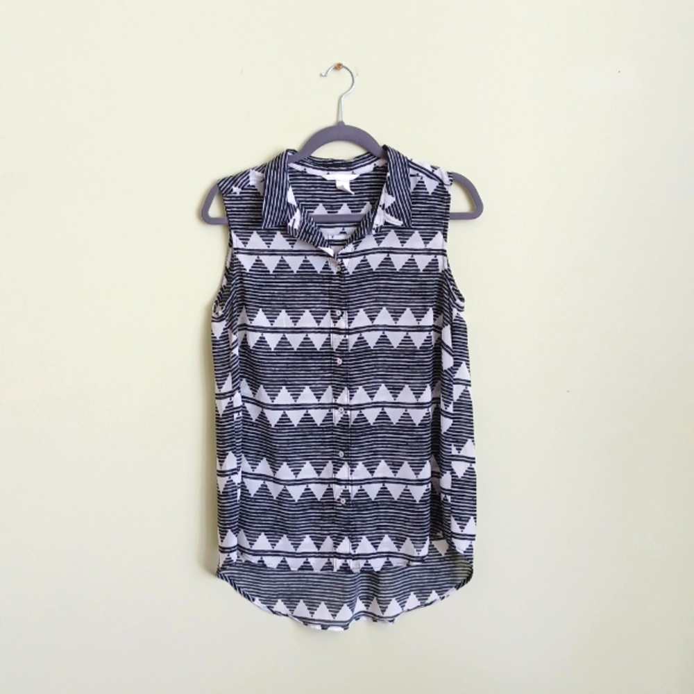 H&M Black and White Sleeveless Button-up Top Size 8